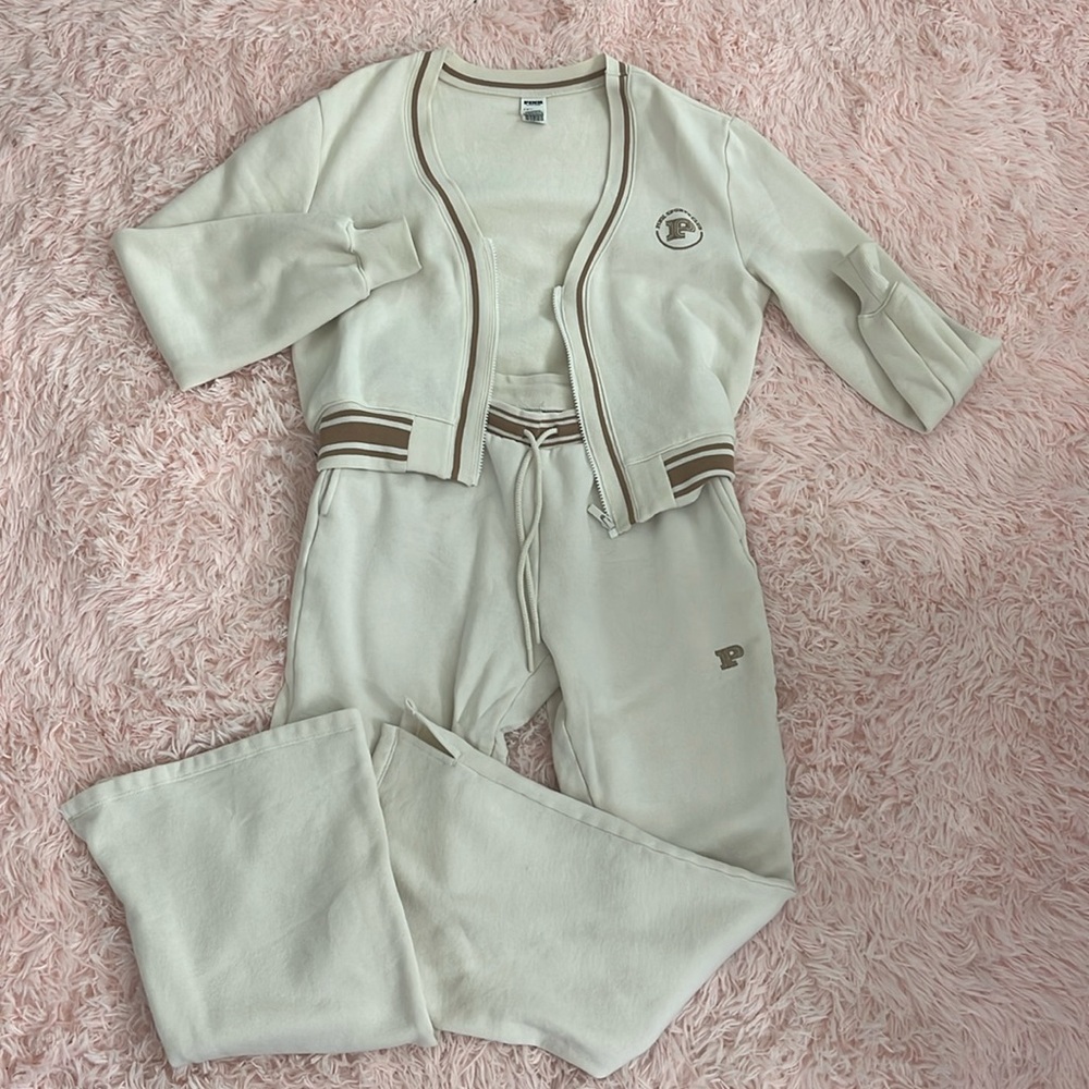 PINK Brand New lounge set
size S top n bottom